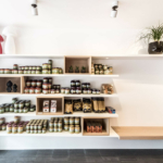 Opfrissing van slagerij | Adam Wenes