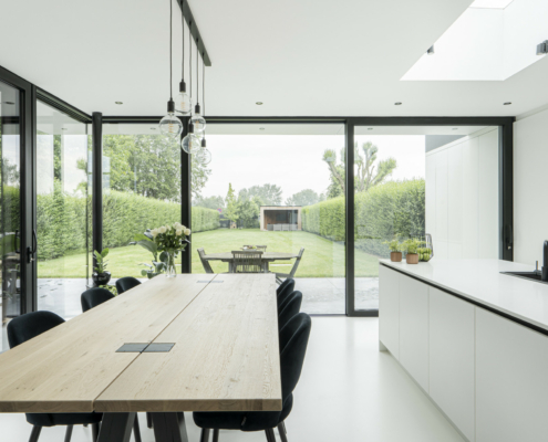 Verbinding leefruimte met keuken en tuin | Adam Wenes
