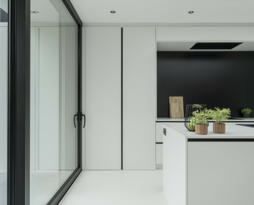 Verbinding leefruimte met keuken en tuin | Adam Wenes