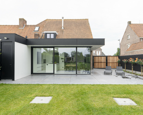 Verbinding leefruimte met keuken en tuin | Adam Wenes