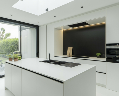 Verbinding leefruimte met keuken en tuin | Adam Wenes