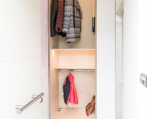 Compact, maar toch ruime vestiairekast | Adam Wenes
