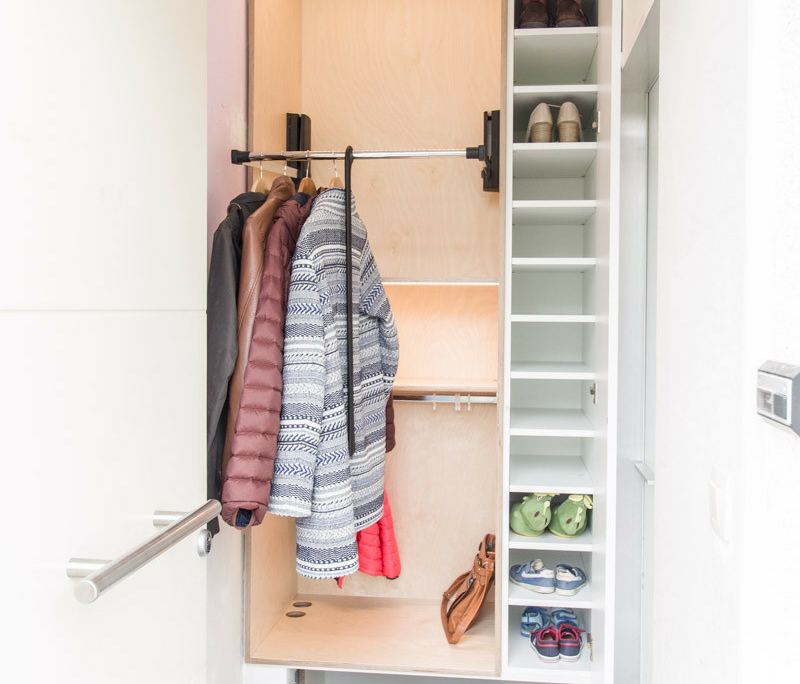 Compact, maar toch ruime vestiairekast Compact, maar toch ruime vestiairekast | Adam Wenes