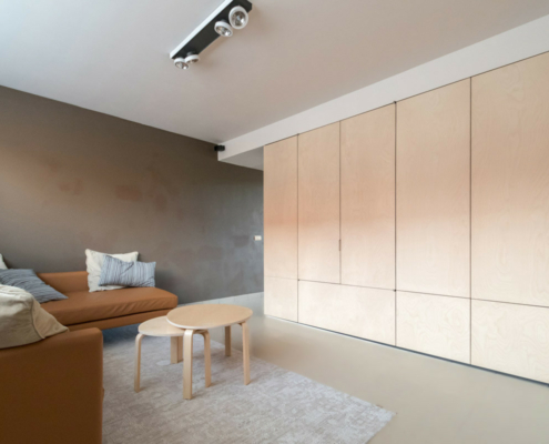 Lange wandkast | Adam Wenes