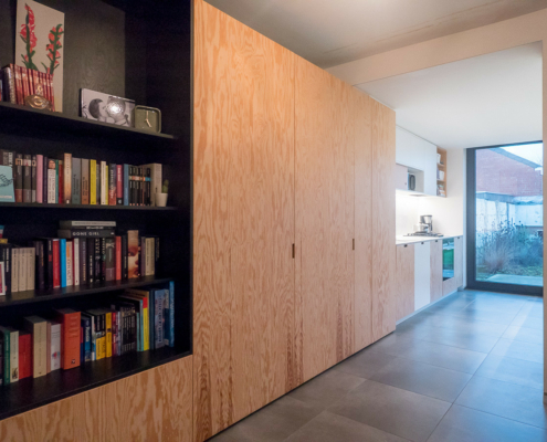 Overkapping tussen garage en keuken | Adam Wenes