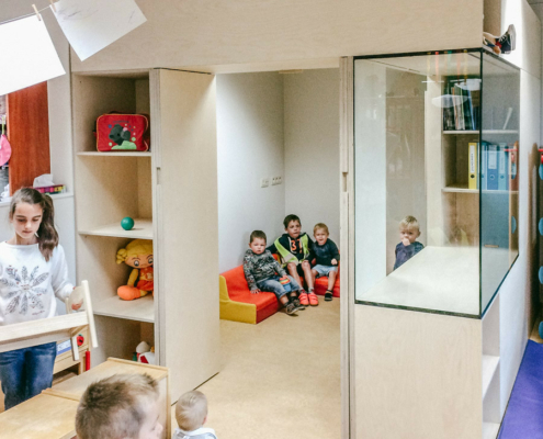 Bureau voor Kinderdagverblijf Pinkeltje | Adam Wenes